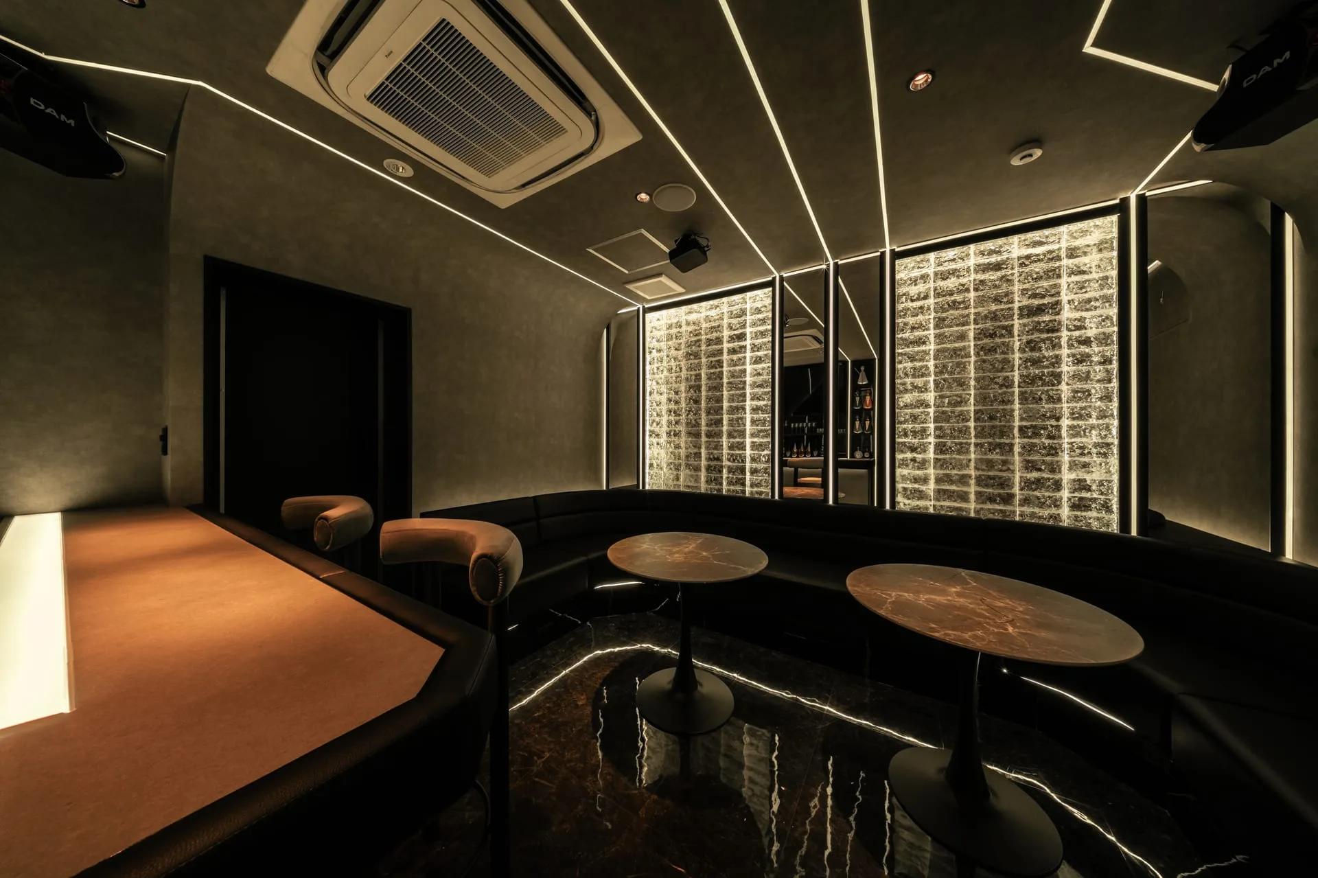 代官山NULL カウンター全景