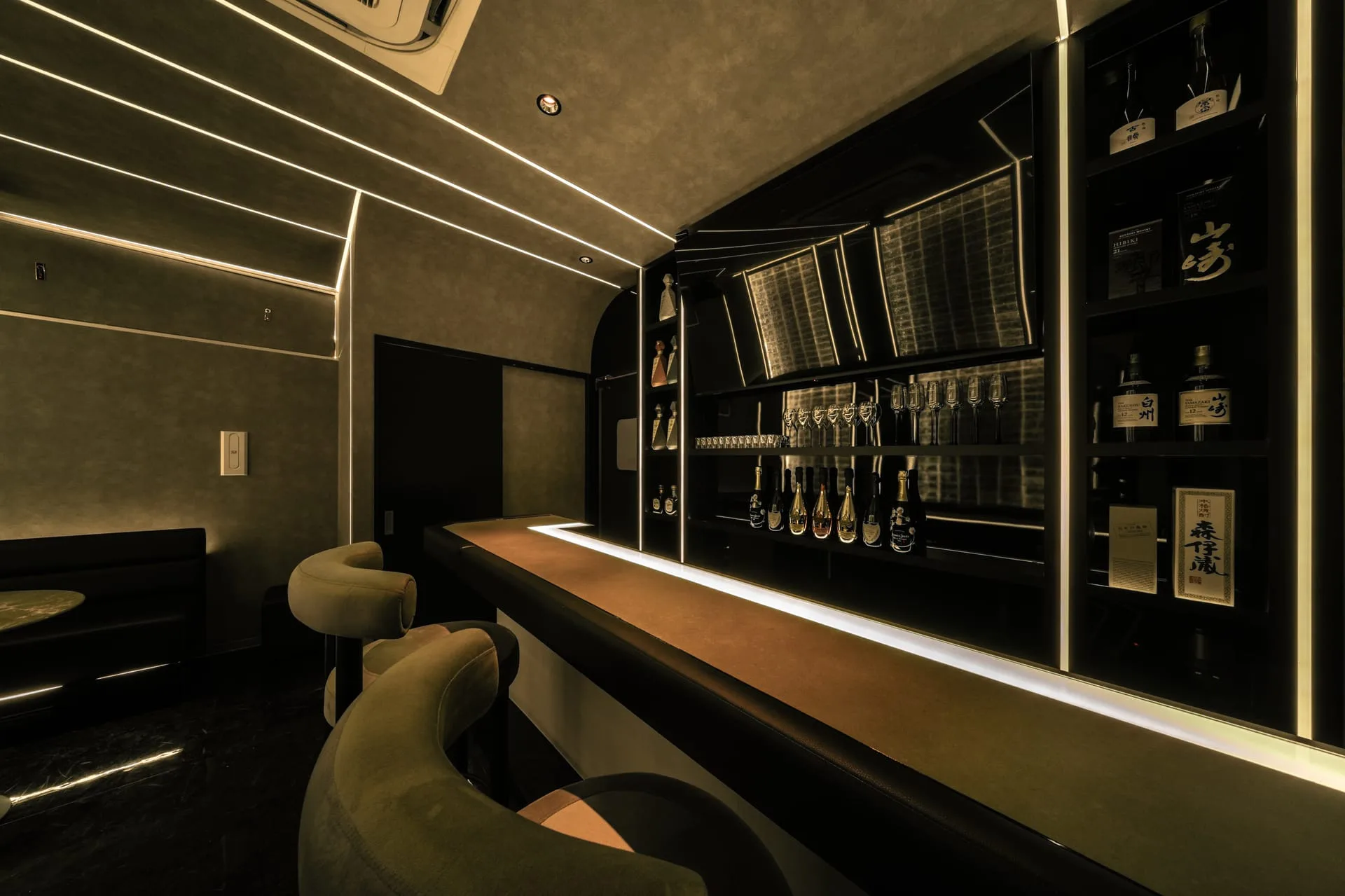 代官山NULL ボトルディスプレイ